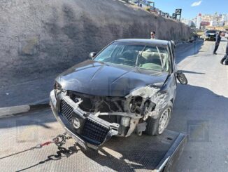 Volcadura en el periférico de la Juventud provoca caos vial