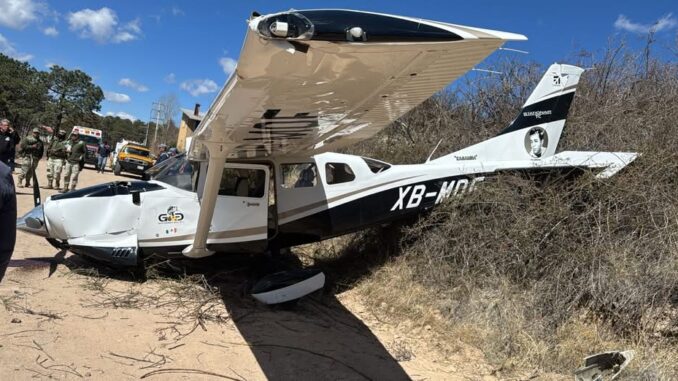 Cae avioneta al aterrizar en Guachochi; se le acabó la pista