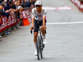 Isaac del Toro hace historia con podio en la Strade Bianche 2026