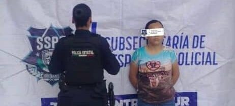 Detienen a mujer por resistencia y presunta participación en secuestro de funcionario en Coyame