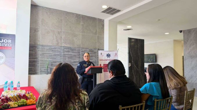 Reciben socios de Canaco talleres de prevención de violencia