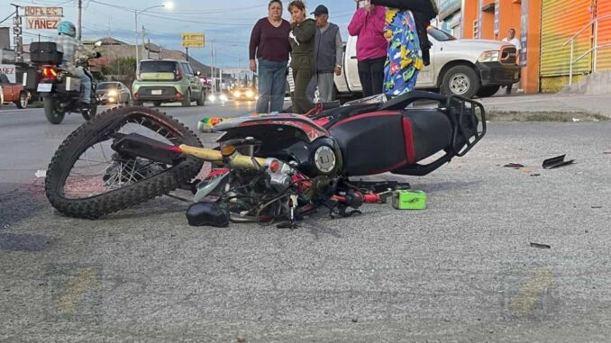 Joven motociclista queda herido tras choque en la 20 de Noviembre