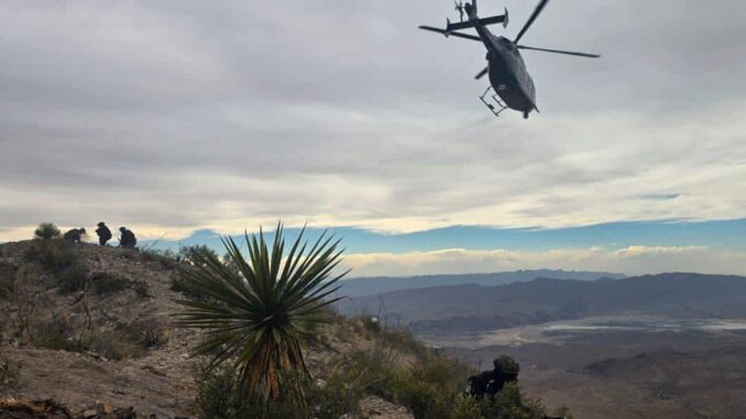 Aseguran armamento y equipo táctico en campamento improvisado en Aldama