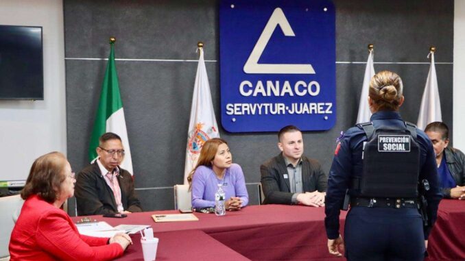 Capacitan a colaboradores de Canaco Juárez en seguridad personal