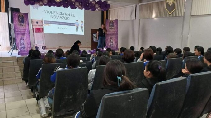 Ofrecen plática preventiva sobre violencia en el noviazgo