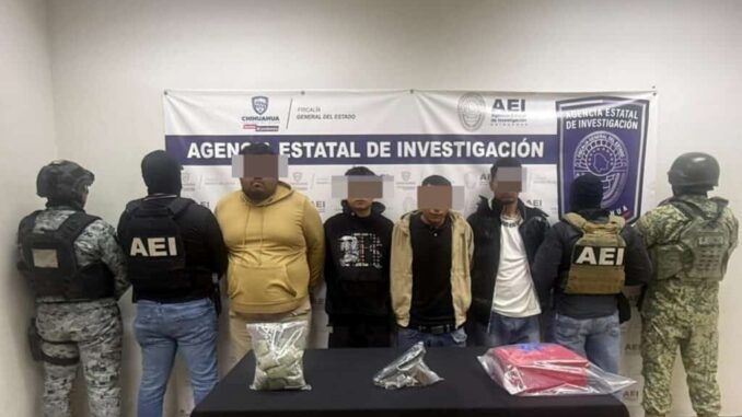 Detiene AEI a cuatro sujetos en posesión de droga y un arma de fuego en un cateo