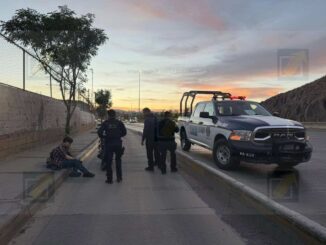 Repartidor de plataforma sufre caída en la Teófilo Borunda Sur 