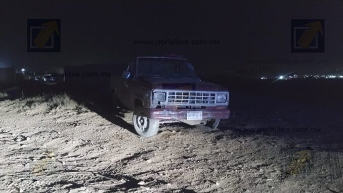 Vuelca conductora en terracería de Carrizalillo