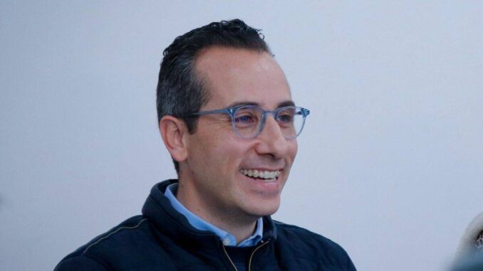 Disparan en autopista contra presidente del PAN en Puebla; Mario Riestra acusa patrulla clonada