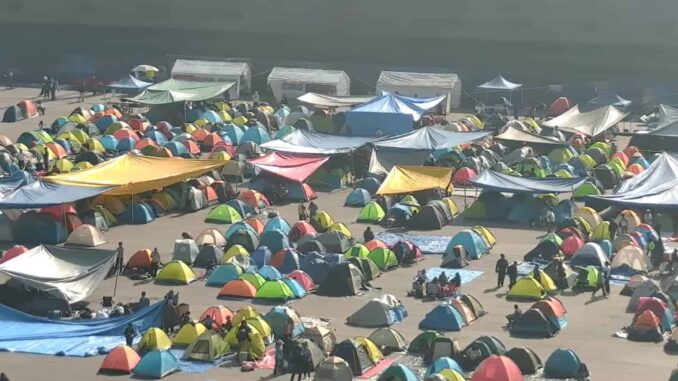 Sheinbaum pide a maestros de la CNTE realizar manifestaciones pacíficas