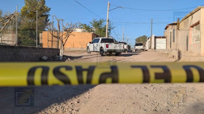 Cateo en colonia Nuevo Triunfo deja dos detenidos; aseguran arma, droga y vehículo