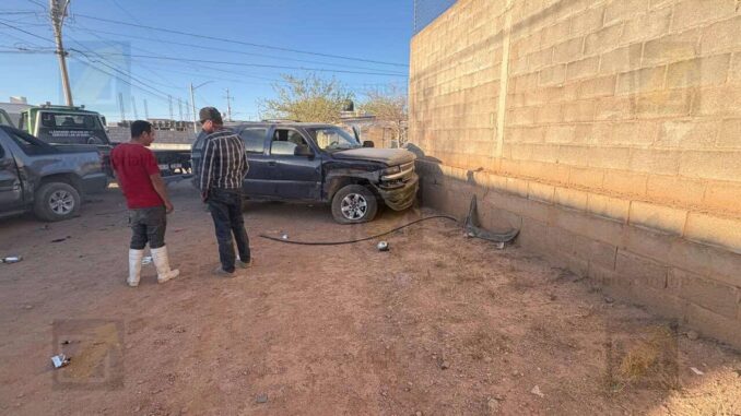 Choque en Valle Dorado deja dos lesionados