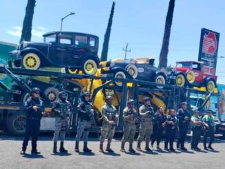 Recuperan nodriza con vehículos de colección en Puebla