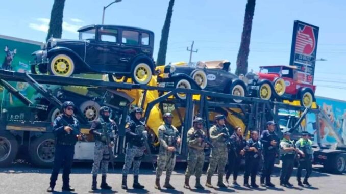 Recuperan nodriza con vehículos de colección en Puebla