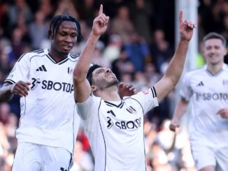 Raúl Jiménez anota con el Fulham; dedica el gol a su padre
