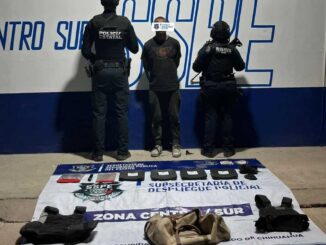 Detienen a hombre con equipo táctico y municiones en la colonia Mármol III