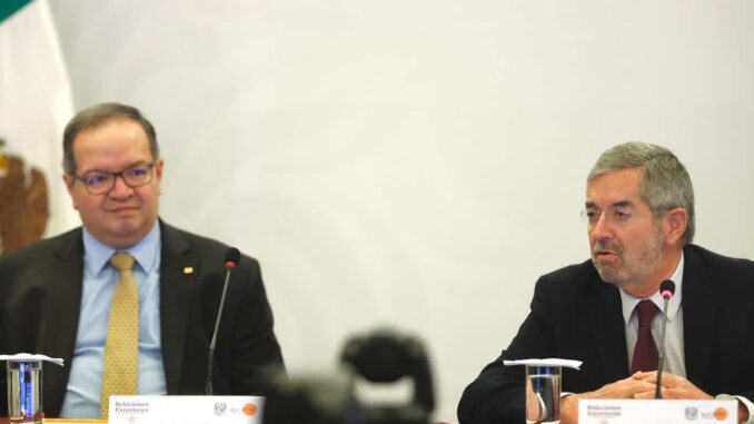 SRE y UNAM revisan avances de la Plataforma Acción Migrante a un año de su operación