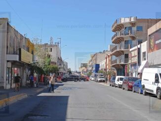 Vecinos de colonias del norte realizan bloqueo frente a palacio de gobierno