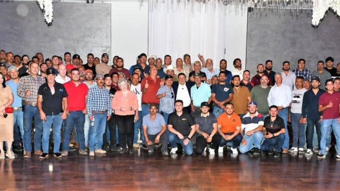 Dialoga Fiscal César Jáuregui con comerciantes de autopartes sobre seguridad y procuración de justicia