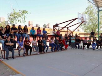 Imparten plática preventiva a padres en primaria de Castillo Peraza