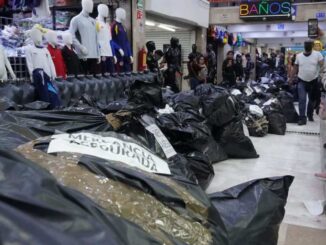 Decomisan 25 toneladas de mercancía ‘pirata’ del Mundial 2026 en Tepito