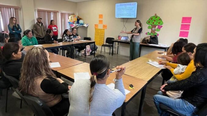 Aborda CEJUM Cuauhtémoc temas de interés en Ejido Favela