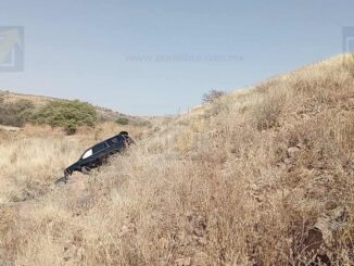 Camioneta cae a barranco en las Curvas del Perico tras perder el control