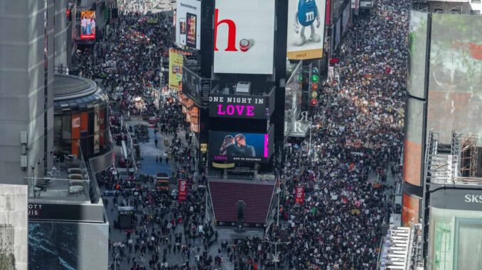 Jornada internacional de protestas repudia a Trump, guerra en Irán y «abusos» de ICE
