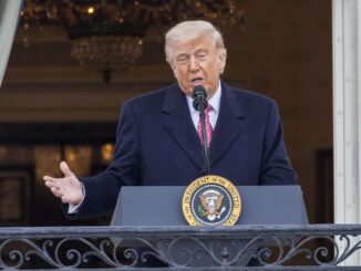 Trump dice que Irán permitirá el paso de 20 buques petroleros por el estrecho de Ormuz