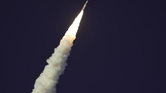 Nombres de 52 mexicanos víctimas de desaparición viajan al espacio en la misión Artemis II