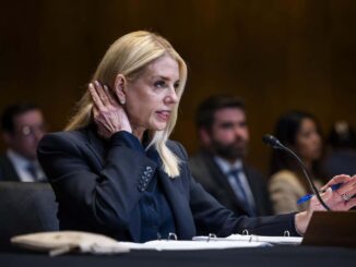 Pam Bondi, la leal fiscal general que se quemó por defender a Trump y perdió su confianza