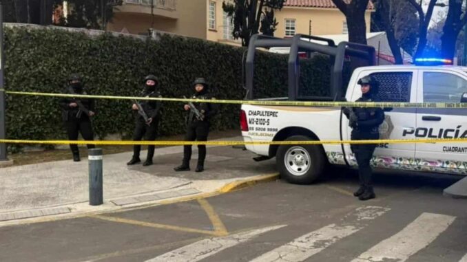 Frustran robo a casa en Lomas de Chapultepec, CDMX; hay un abatido y otro detenido