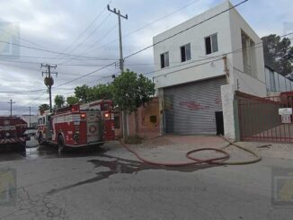 Incendio consume bodega abandonada en la colonia Altavista