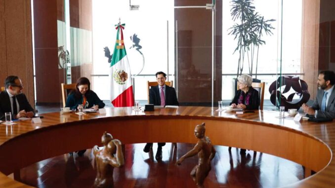 Senado recibirá este martes la propuesta de Roberto Velasco como canciller