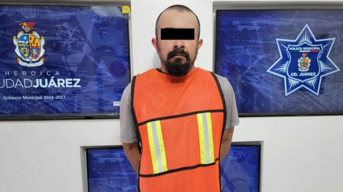 Arrestan a hombre por golpear a su esposa y amenazarla con una escopeta