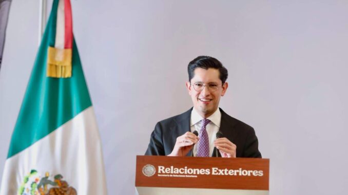 Defensa de la soberanía y crecimiento económico, las prioridades del canciller Roberto Velasco