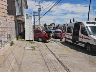 Choque múltiple en avenida Américas deja a una mujer lesionada