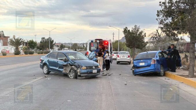 Conductora choca y atropella a hombre en avenida de Las Industrias