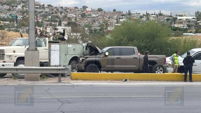 Carambola en carretera a Aldama; un lesionado y severos daños tras lluvias matutinas