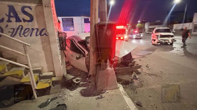 Pierde control y provoca choque contra auto estacionado en el Díaz Ordaz