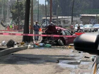 Tráiler embiste a dos autos en Calzada Ignacio Zaragoza, CDMX; hay dos muertos