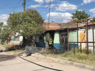 Incendio consume vivienda en la colonia Lealtad; rescatan a abuelita 