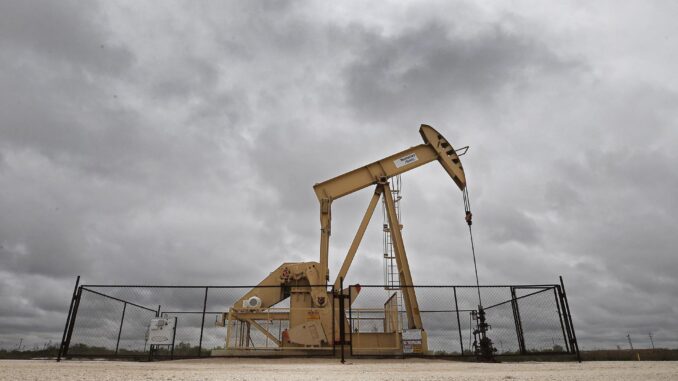 El petróleo de Texas se mantiene en 91 dólares pendiente de contactos entre EE.UU. e Irán