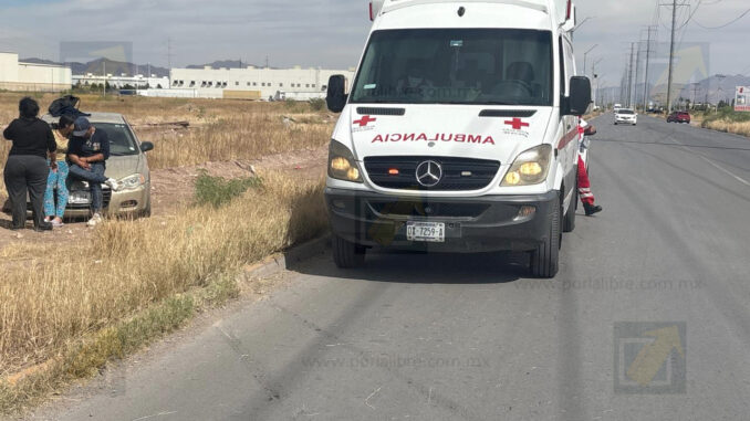 Pierde neumático y termina volcado en R. Almada 