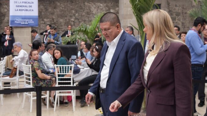 Acompaña Fiscal César Jáuregui a Maru Campos en presentación del Plan Estratégico de Procuración de Justicia