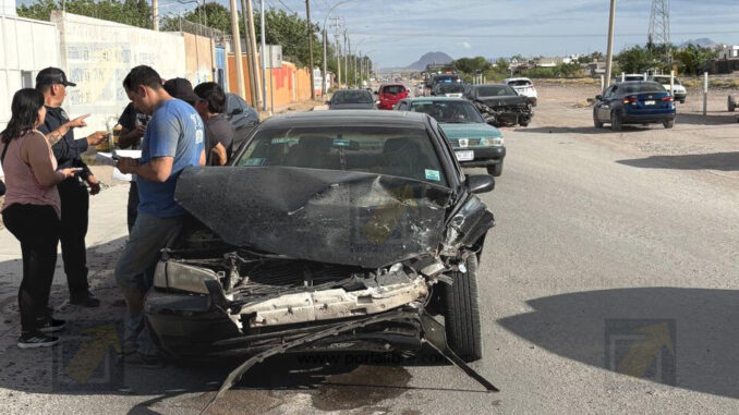Choque frontal deja dos lesionados en la colonia Nuevo Triunfo