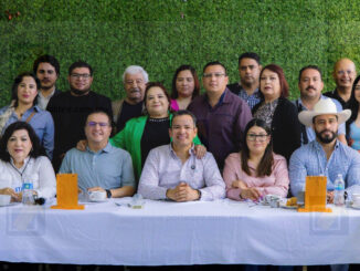 Reciben parralenses a Marco Bonilla; festejan Día de las Madres e inauguran torneo de tochito