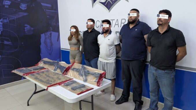 En Juárez rescatan a 15 migrantes;  detienen a 5