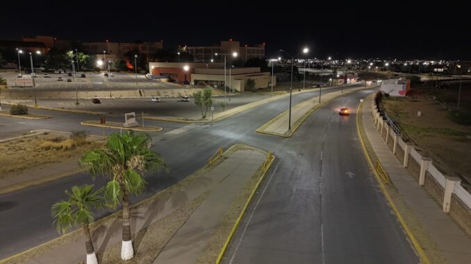 Modernizan alumbrado en la UACH; se instalaron 379 luminarias