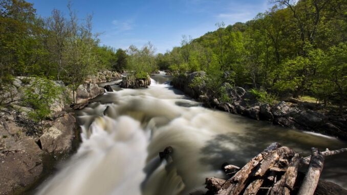 Vertido de aguas residuales en río Potomac desemboca en una batalla judicial